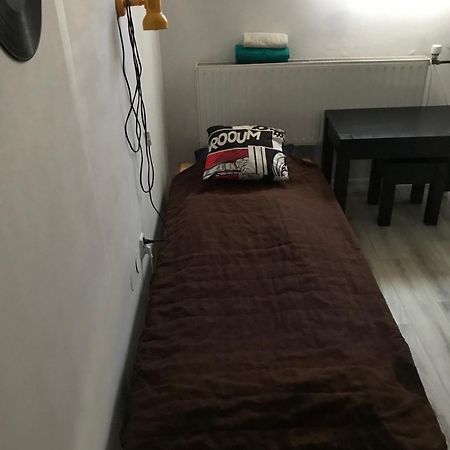 Studio Black And White Apartment Lodz  Luaran gambar